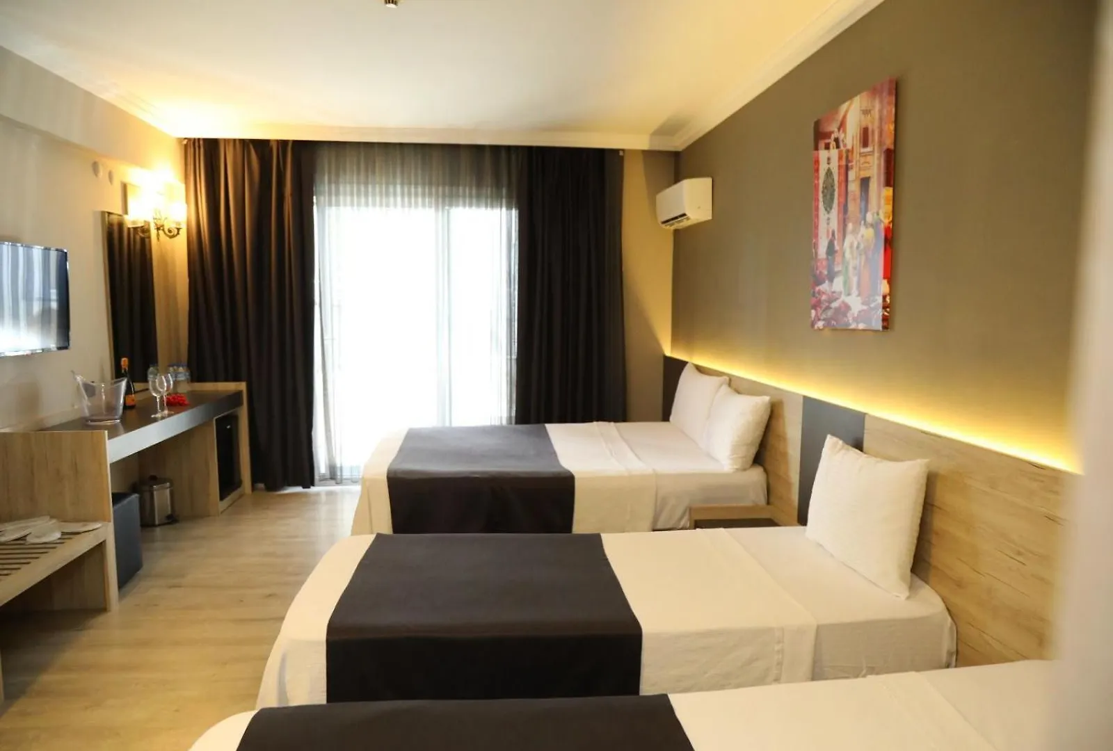 Grand Faik Hotel Çeşme