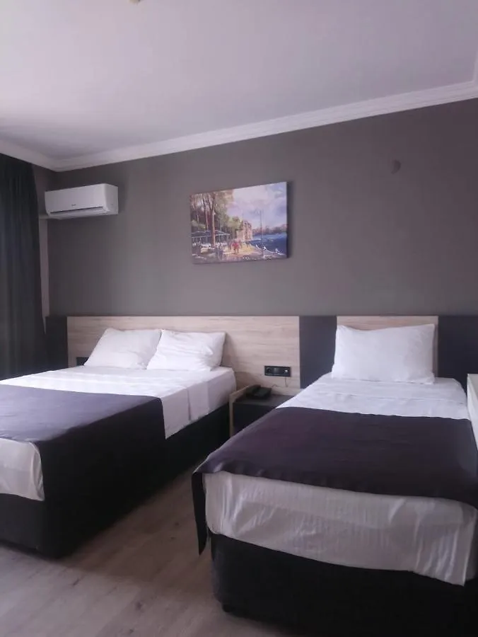 Grand Faik Hotel Çeşme 3*,